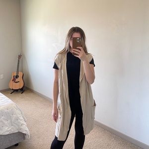 AUGUST SILK Beige Sleeveless Cardigan